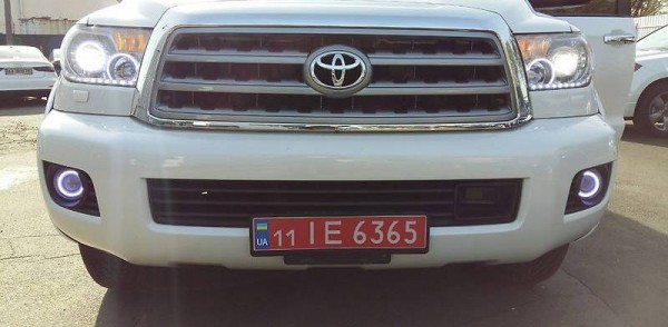 toyota_sequoia__183010699fx.jpg